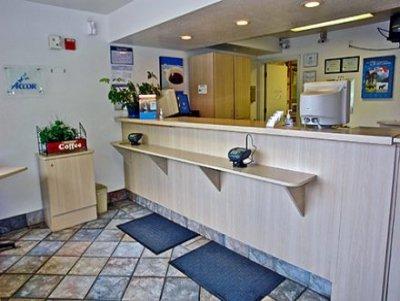 Hotel 6-medford, Or - North Medford