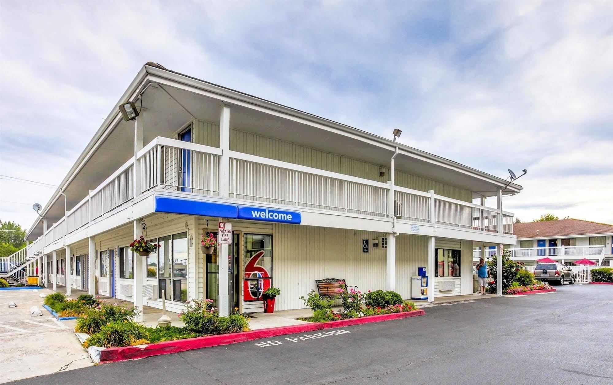 6-medford, Or - North Hotel