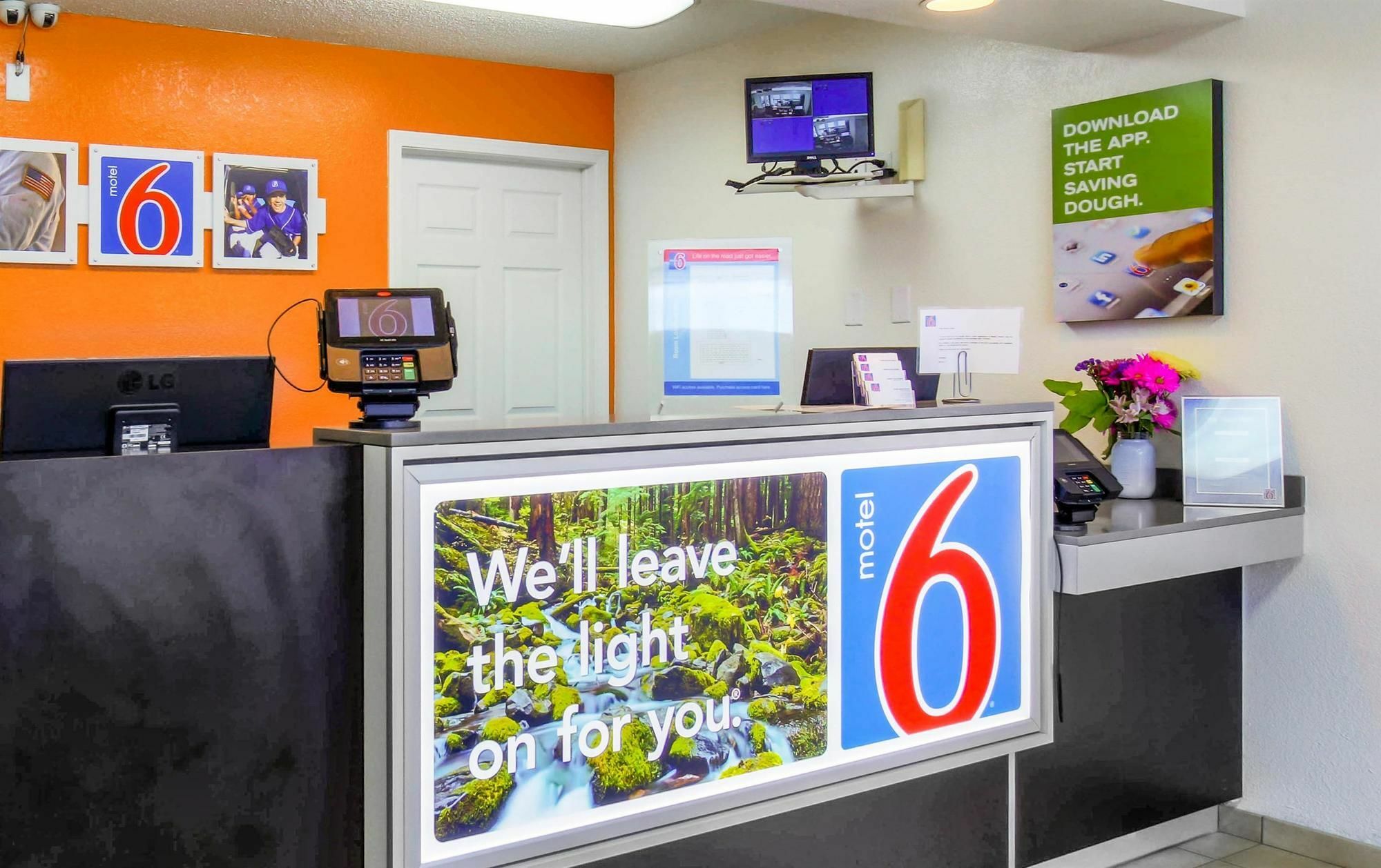 Hotel 6-medford, Or - North Medford