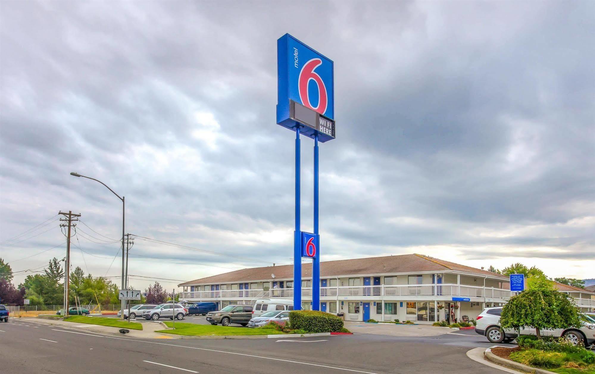 6-medford, Or - North Hotel
